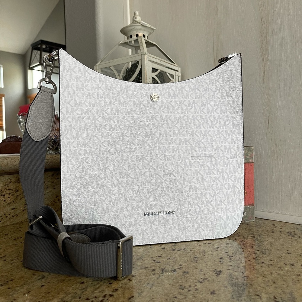 New Mk large shoulder/ crossbody bag👑 briley - Picture 10 of 11